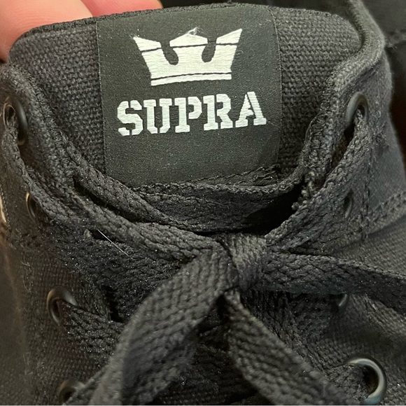 Barely worn canvas shoes by Supra (men’s size-9.5) - Picture 7 of 8